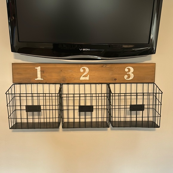 WOOD AND WROUGHT IRON BASKET WALL DECOR - Picture 1 of 6